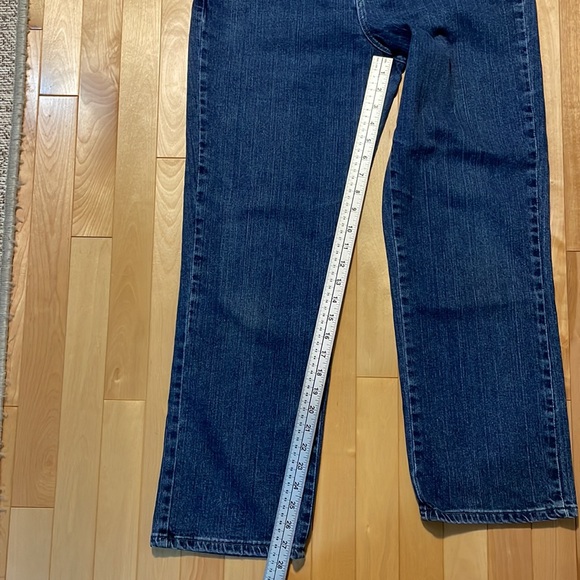 Lee Relaxed Fit Straight Leg High Rise Jeans. 10 short. - Picture 11 of 11